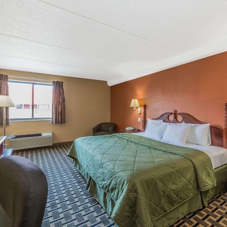 Days Inn By Wyndham Hurstbourne Λούισβιλ Εξωτερικό φωτογραφία