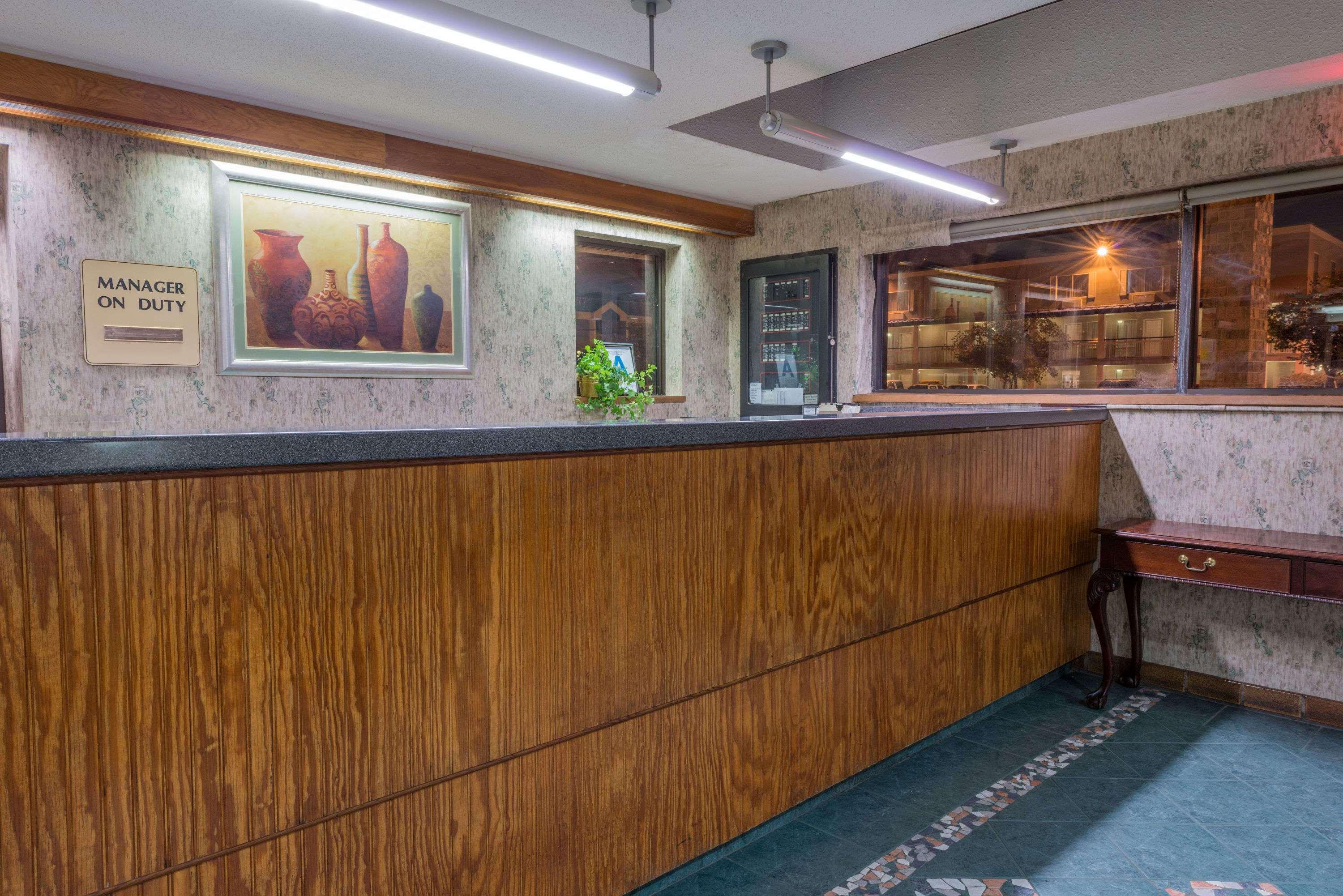 Days Inn By Wyndham Hurstbourne Λούισβιλ Εξωτερικό φωτογραφία