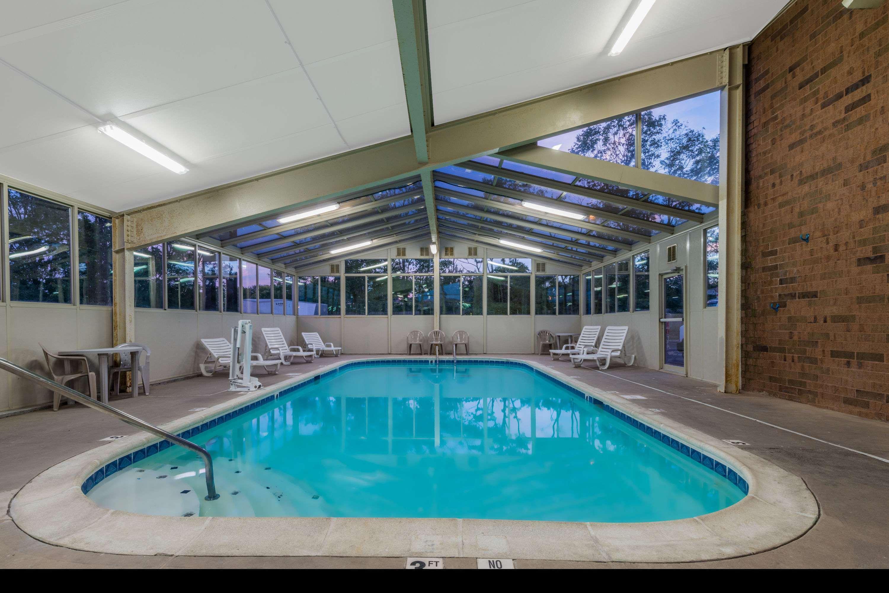 Days Inn By Wyndham Hurstbourne Λούισβιλ Εξωτερικό φωτογραφία