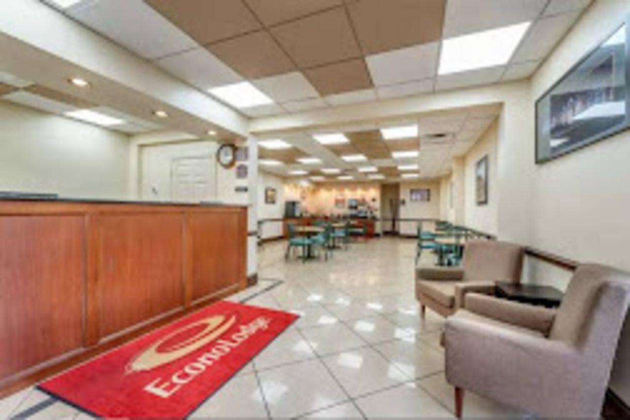 Days Inn By Wyndham Hurstbourne Λούισβιλ Εξωτερικό φωτογραφία