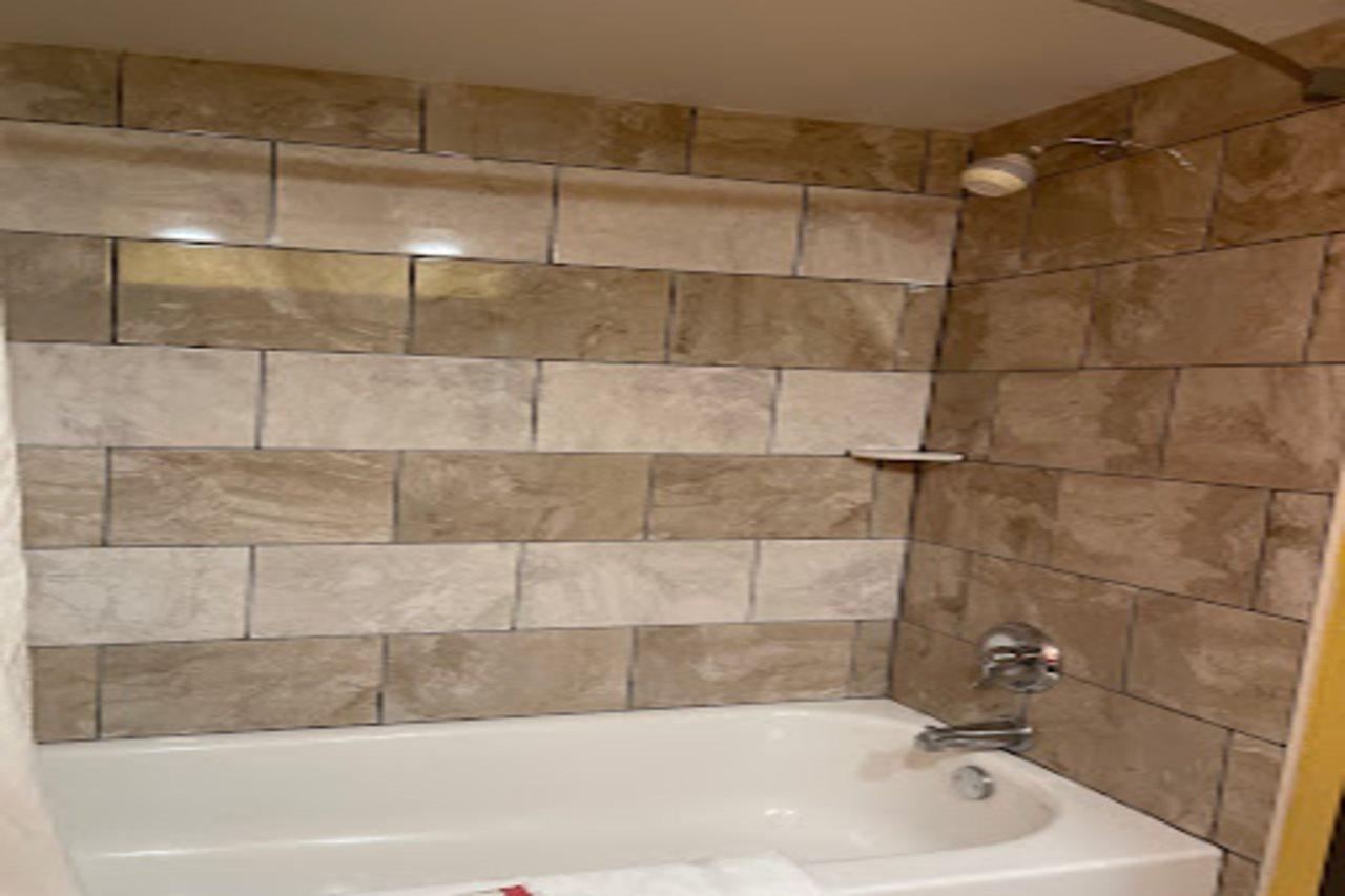 Days Inn By Wyndham Hurstbourne Λούισβιλ Εξωτερικό φωτογραφία